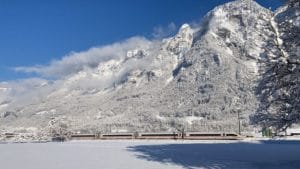 Forse sneeuwval in Zwitserland zorgt voor hinder op het spoor