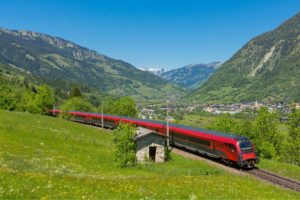 Tauern gestremd; half jaar hinder internationaal verkeer